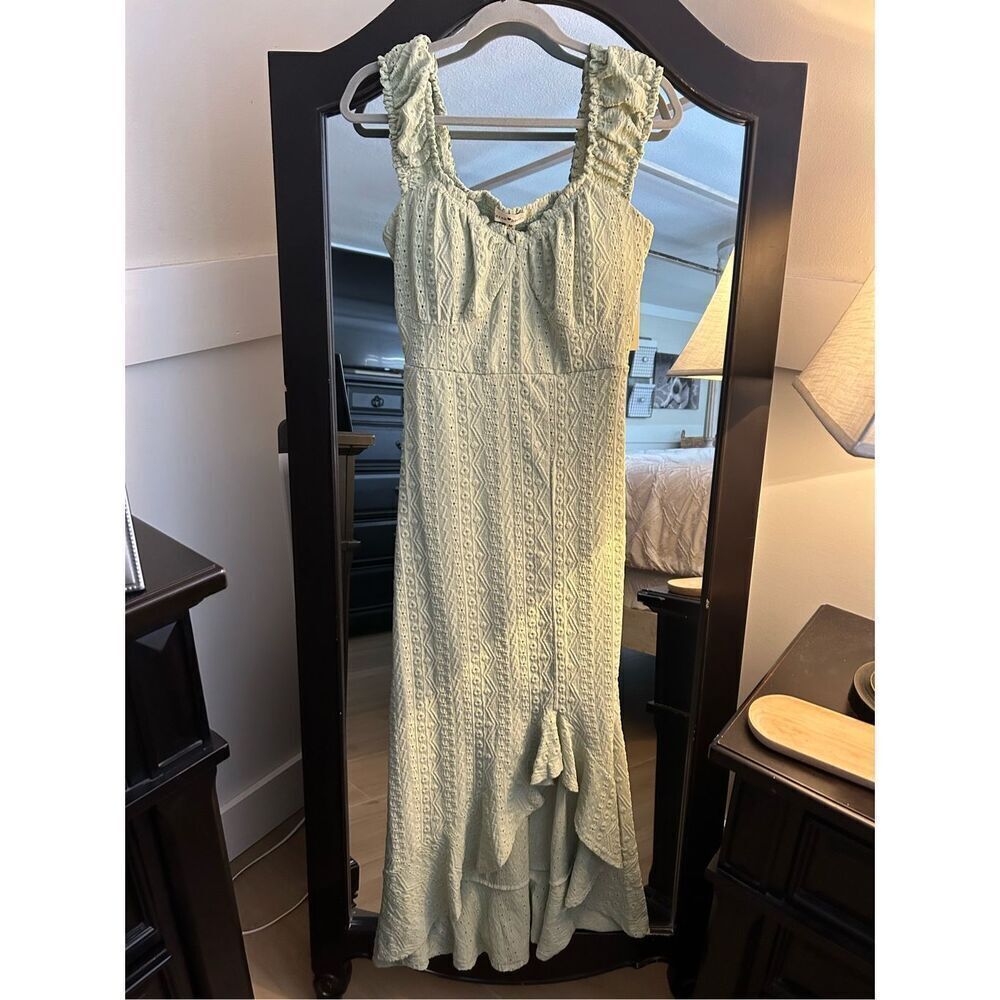 NEW Derek Heart Eyelet Wide Strap Hi Low Maxi M